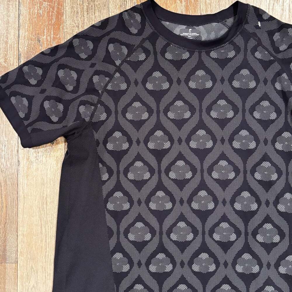 Fabletics Men's The Training Day Tee XXL Black Patterned Athletic Shirt - Picture 2 of 8